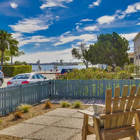 B5199 Mission Bay Classic Beach House